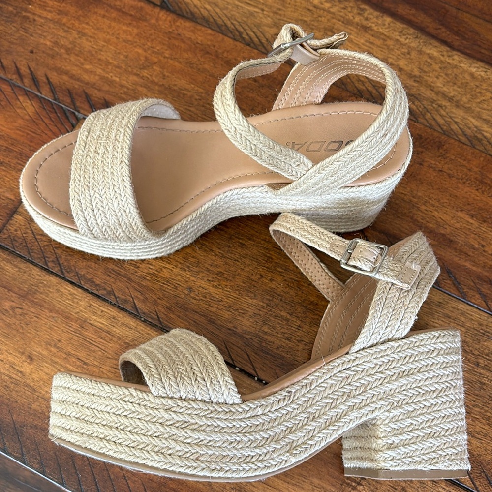 Women’s Soda wedge sandals size 8